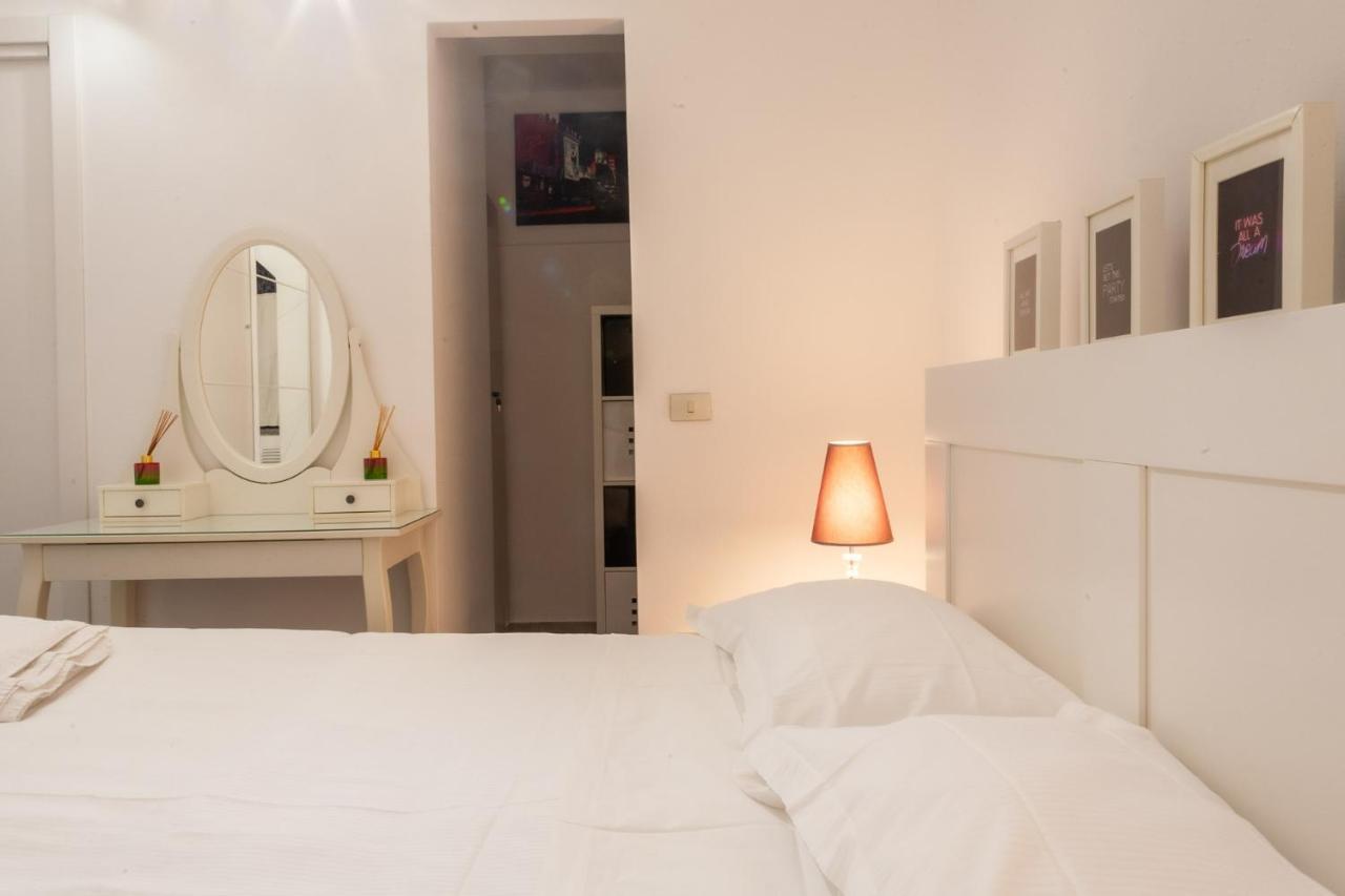 Bnbutler - Vigevano, 13 - A Due Passi Dalla Darsena Apartment Milan Luaran gambar